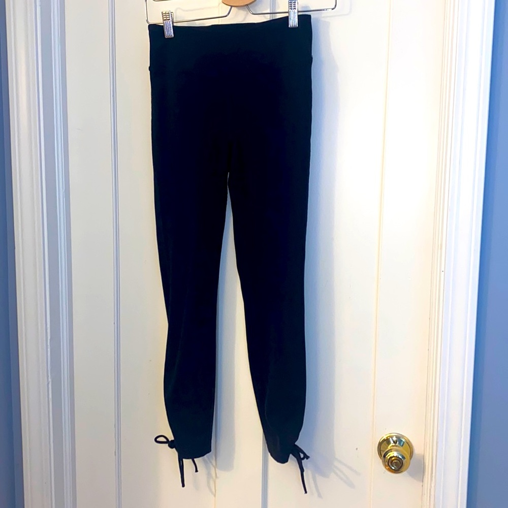 GUC Jcrew ballet ankle lace leggings, size XS in black 💗